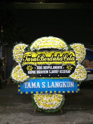Papan Bunga Duka di Kota Bambu Selatan